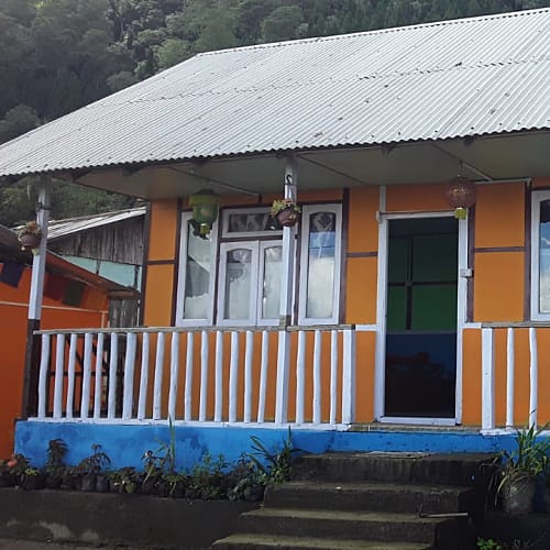 SLG217 Beautiful mountain view homestay Sillery gaon