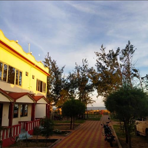 MDM577 Sea facing resort in Mandarmani