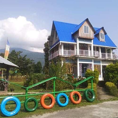 SMG404 Book Blue Roof Standard Homestay & Tent