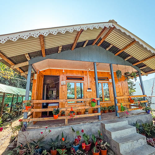 STN148 Peaceful tiny wooden mountain view home in Sittong