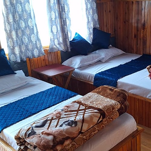 KLK175 Wooden Kanchanjungha view homestay with balcony