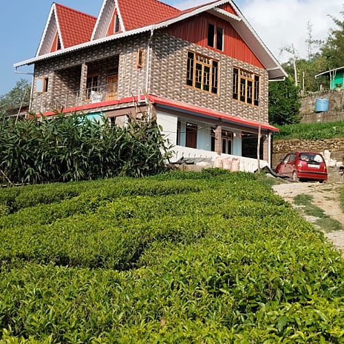 LAM269 Tea garden facing cottage homestay in Lamahatta