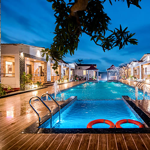 MDM572 Sea facing hotel in Mandarmani with swimming pool