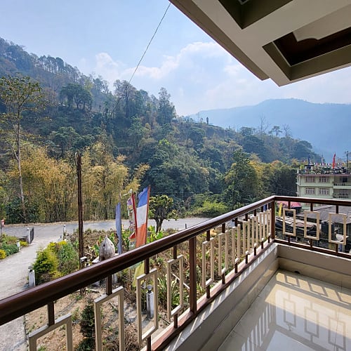 LNG1282 Mountain View Homestay in Lingtham