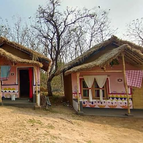 BNP635 Mudhouse Huts near Kangshabani Village in Purulia