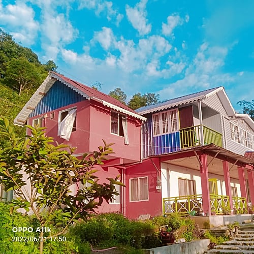 LAM119 Luxury Wooden Villa in Lamahatta with Mountain View