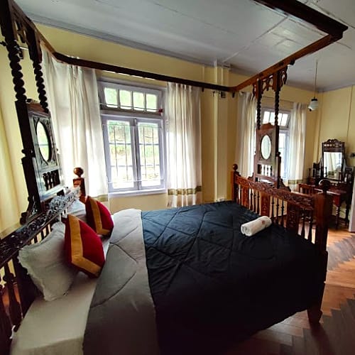 KUR494 Heritage Stay with Mountain View in Kurseong