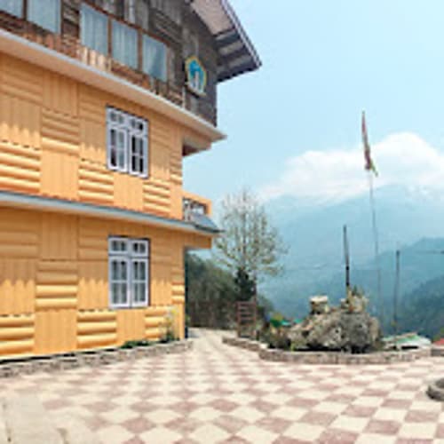 LCG501 Standard homestay with mountain view in Lachung