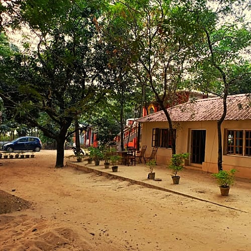 SNK813 Standard Homestay with Rustic Charm | Shantiniketan