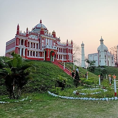 JDP420 Red & White Heritage Resort In Jaldapara