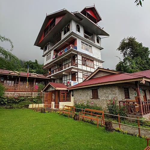 PLG832 Beautiful Wooden Homestay Surrounded By Mountains