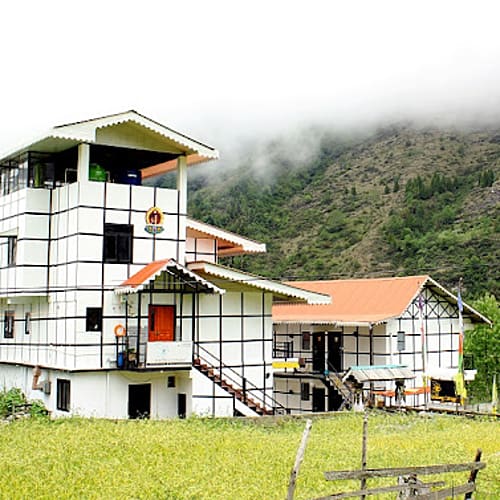 LCG500 Premium mountain and river view cottages in Lachung