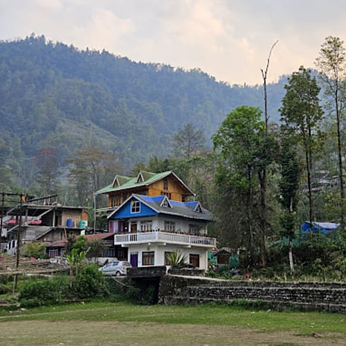 BJB628 Beautiful Wooden Farm stay amidst the Mountain 