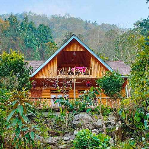 KLP351 Kanchanjhunga facing wooden cottage farmstay 
