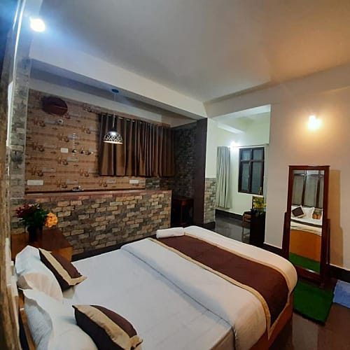 GTK1249 Mountain Covered Gangtok Homestay