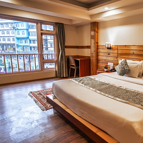 GTK1217 Book Deluxe Mountain view Hotel at Gangtok