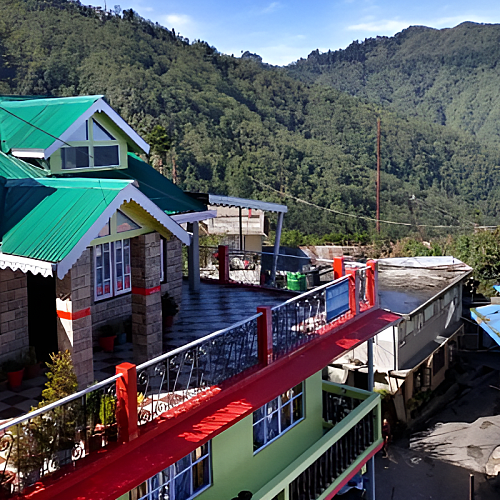 DRJ318 A popular well furnished Homestay with Kanchanjungha View