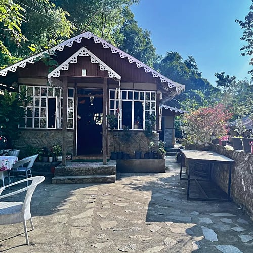 KLP354 Homestay with flower nursery in Kalimpong