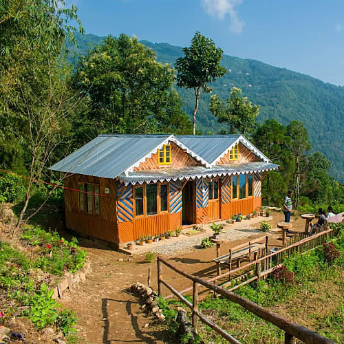 STN1630 Mountain View Cottage in Sittong